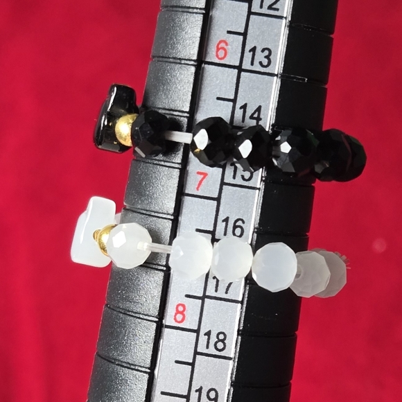 Cat Beaded Stretch Rings – 2 Piece Set Black & White Stacking Adjustable Jewelry - Picture 8 of 8
